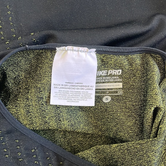 💘 NIKE DRI-FIT - BLACK RACERBACK TANK - Picture 3 of 3